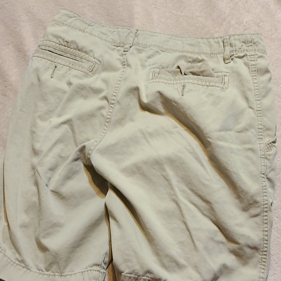 Arizona  jean SHORTS SIZE 32, the pants are 17 lon - Picture 3 of 3